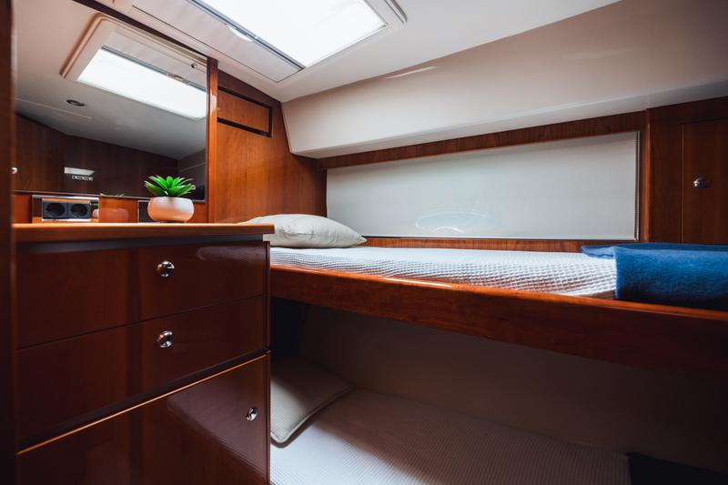 Book yachts online - motorboat - Riviera 5000 Sport Yacht - PRISCA A - rent