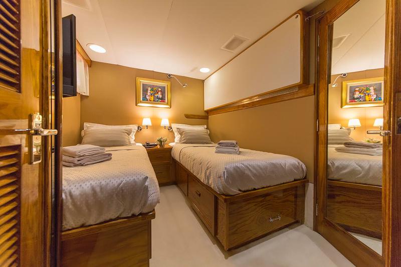 Book yachts online - motorboat - Burger - Adriatic Escape - rent