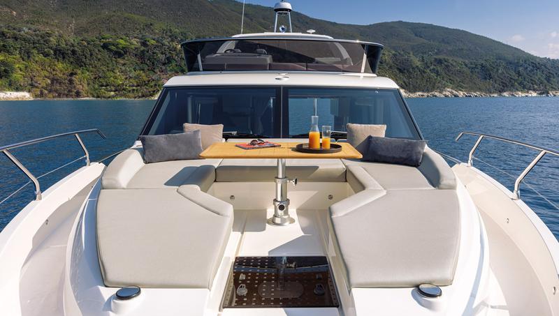 Book yachts online - motorboat - Absolute 47 Fly - Riaz-Tahia - rent