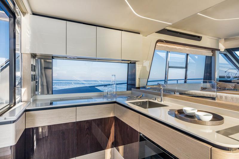 Book yachts online - motorboat - Absolute 47 Fly - Riaz-Tahia - rent