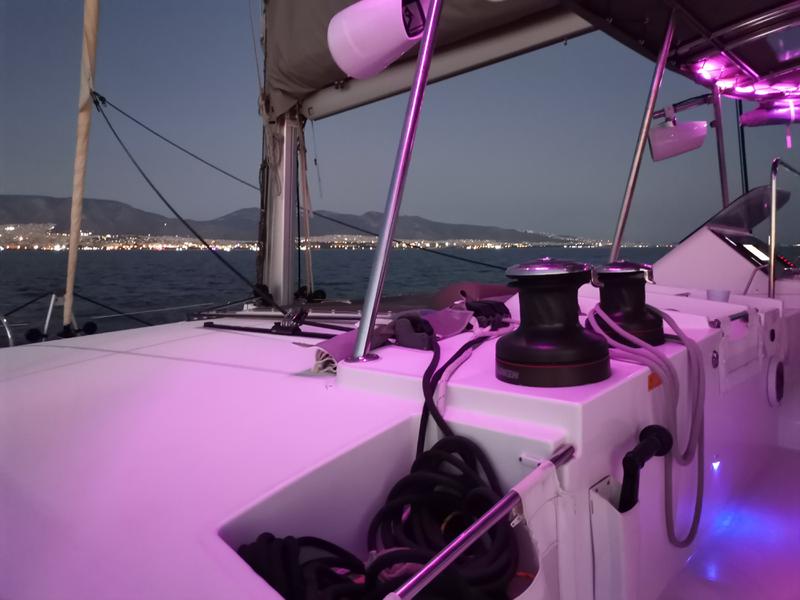 Book yachts online - catamaran - Lagoon 450  Flybridge - MIA PLUS - rent