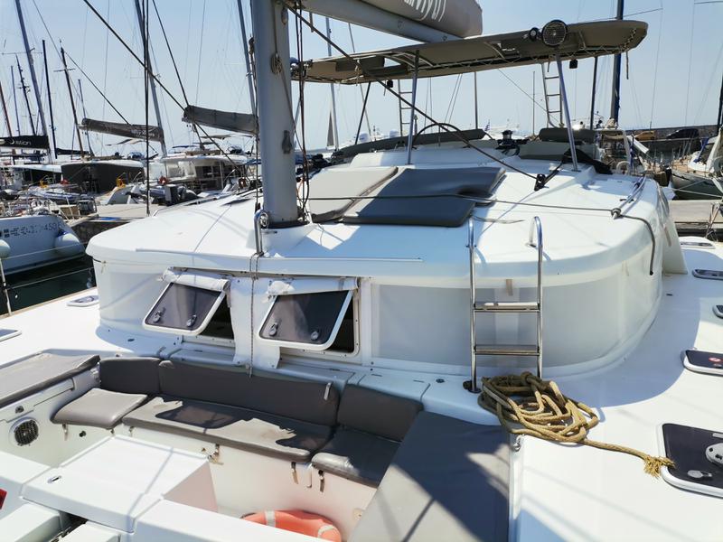 Book yachts online - catamaran - Lagoon 450  Flybridge - MIA PLUS - rent