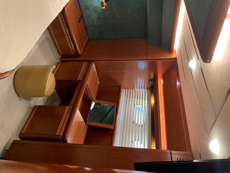 Book yachts online - motorboat - Ferretti 76' Fly - Bruno - rent