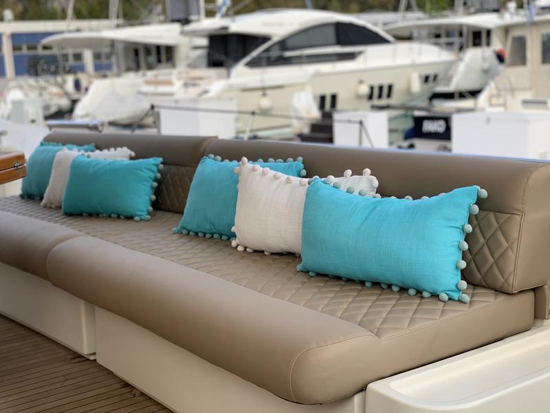 Book yachts online - motorboat - Ferretti 76' Fly - Bruno - rent