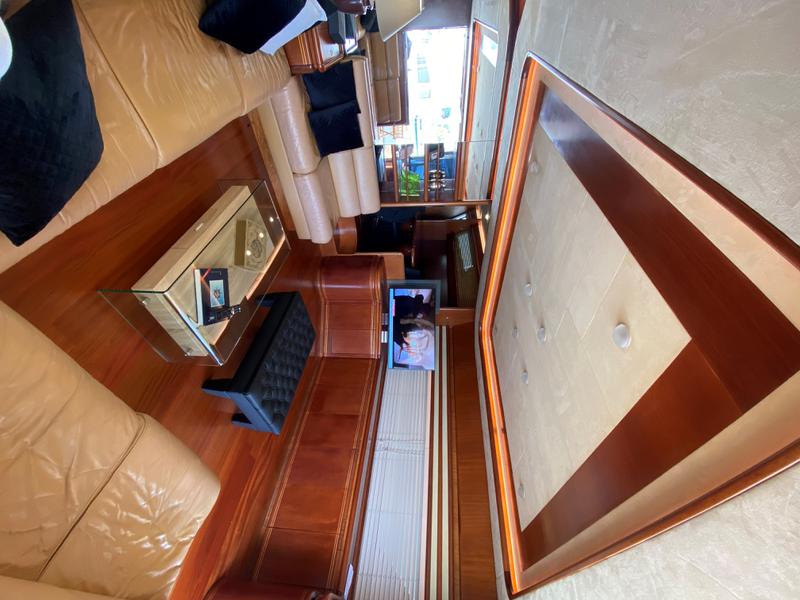 Book yachts online - motorboat - Ferretti 76' Fly - Bruno - rent