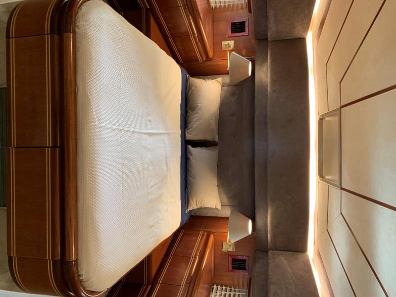 Book yachts online - motorboat - Ferretti 76' Fly - Bruno - rent