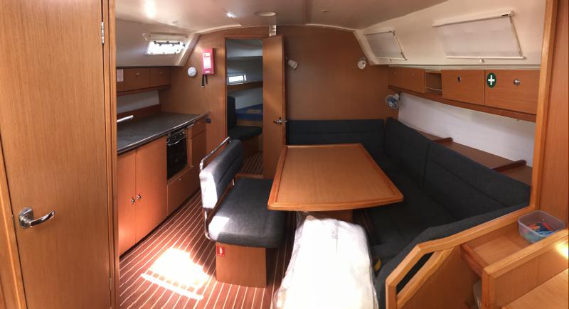 Book yachts online - sailboat - Bavaria 40 Cruiser - XANEI S - rent