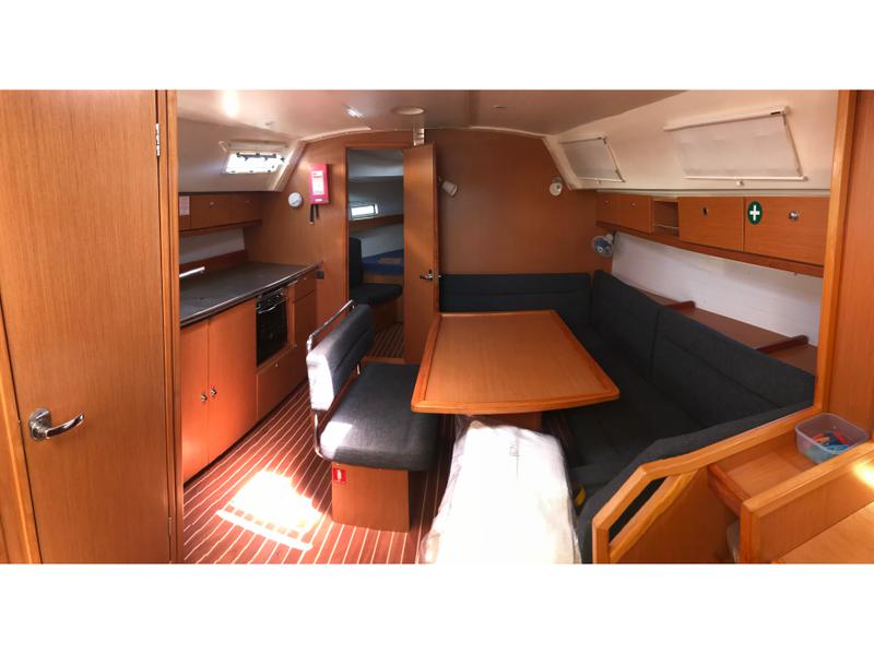 Book yachts online - sailboat - Bavaria 40 Cruiser - XANEI S - rent