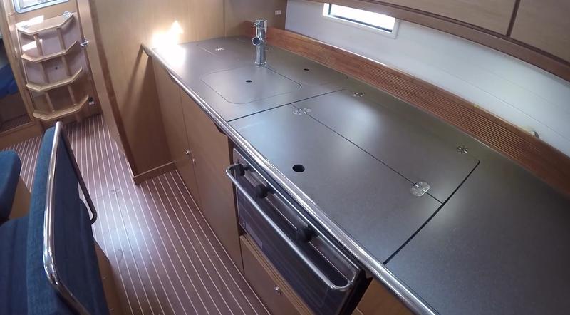 Book yachts online - sailboat - Bavaria 40 Cruiser - XANEI S - rent