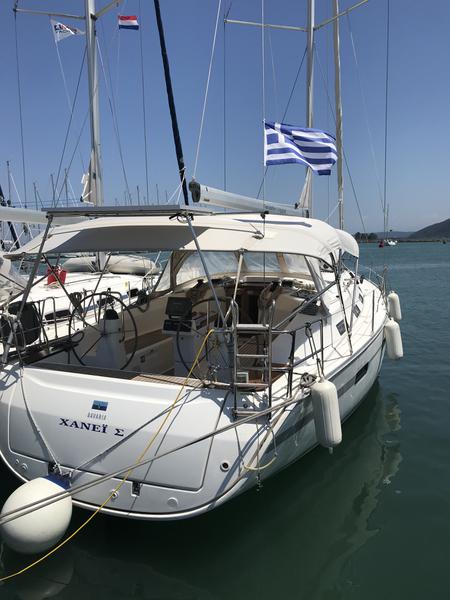 Book yachts online - sailboat - Bavaria 40 Cruiser - XANEI S - rent