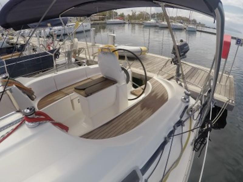 Book yachts online - sailboat - Bavaria 33 Cruiser - Sea Sail I - rent