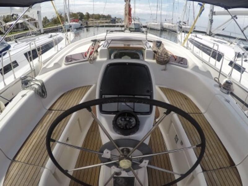 Book yachts online - sailboat - Bavaria 37 Cruiser - Alexandros I - rent