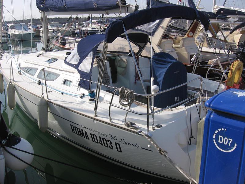 Book yachts online - sailboat - Sun Odyssey 35 - Nicolas I - rent