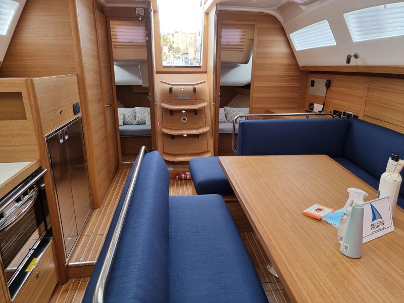 Book yachts online - sailboat - Elan Impression 45.1 - LINEA UNO with A/C - rent