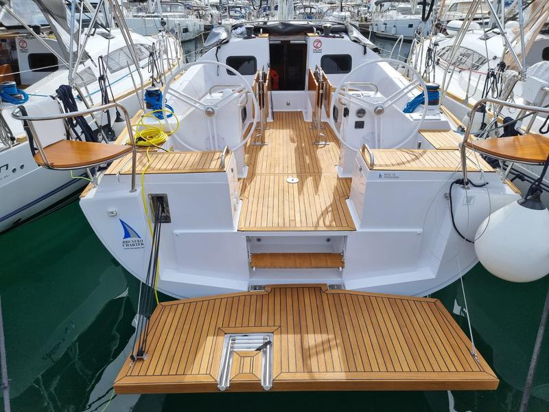Book yachts online - sailboat - Elan Impression 45.1 - LINEA UNO with A/C - rent