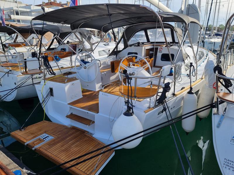 Book yachts online - sailboat - Elan Impression 45.1 - LINEA UNO with A/C - rent