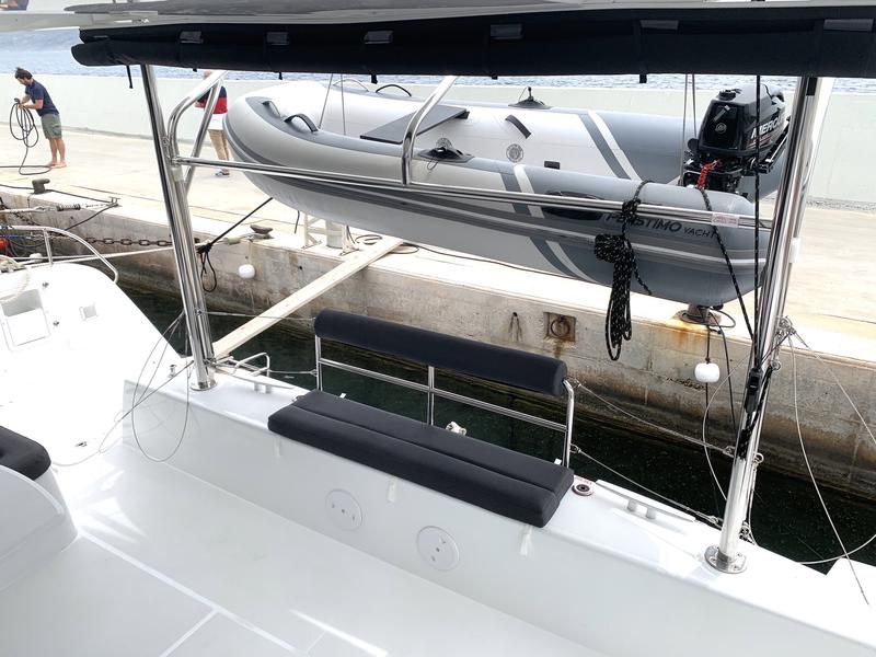 Book yachts online - catamaran - Lagoon 42 - Zoe - rent