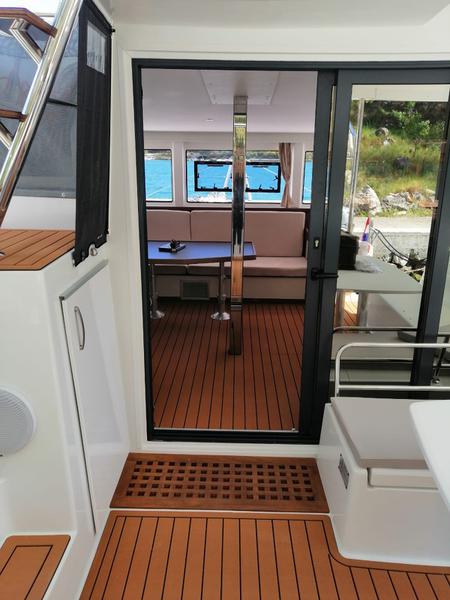 Book yachts online - catamaran - Lagoon 42 - BOLUBO - rent