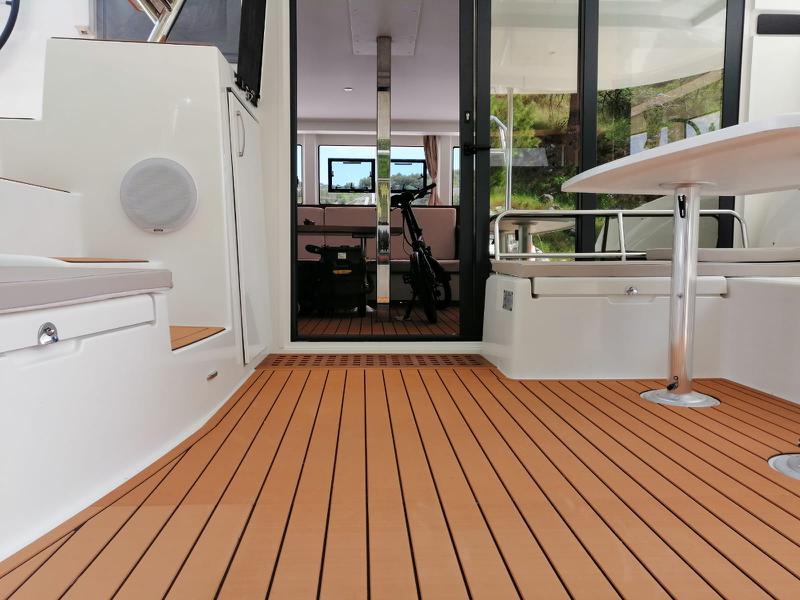 Book yachts online - catamaran - Lagoon 42 - BOLUBO - rent