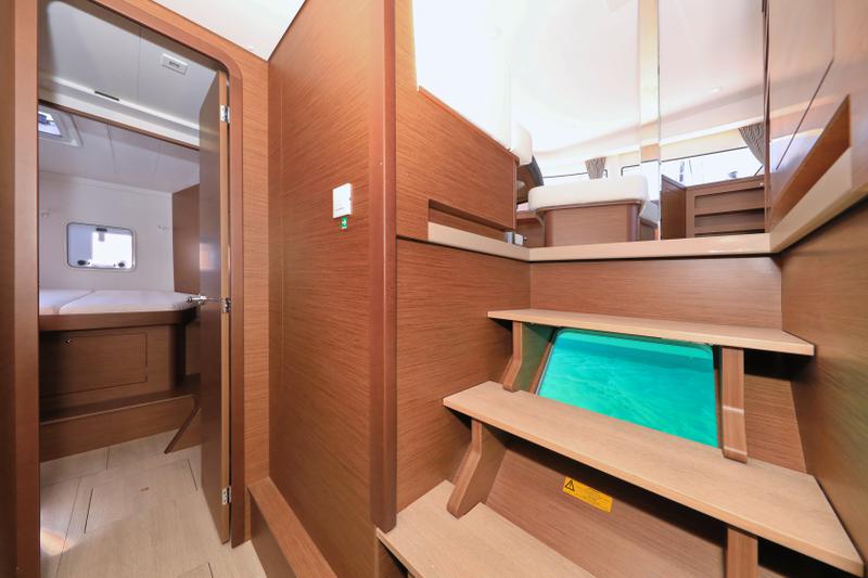 Book yachts online - catamaran - Lagoon 42 - ZEUS - rent