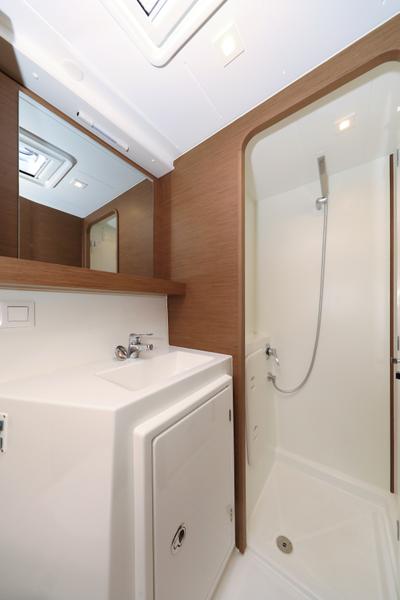 Book yachts online - catamaran - Lagoon 42 - ZEUS - rent