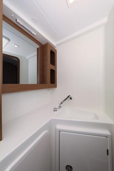 Book yachts online - catamaran - Lagoon 42 - ZEUS - rent