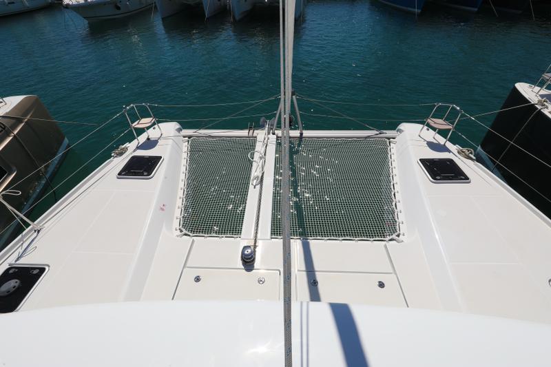 Book yachts online - catamaran - Lagoon 42 - ZEUS - rent