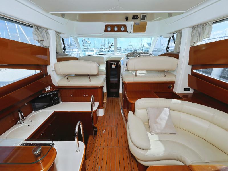 Book yachts online - motorboat - Jeanneau Prestige 46 Fly - ANIMA MARIS - rent