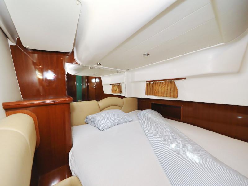 Book yachts online - motorboat - Jeanneau Prestige 46 Fly - ANIMA MARIS - rent