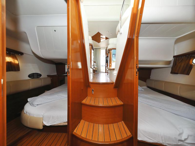 Book yachts online - motorboat - Jeanneau Prestige 46 Fly - ANIMA MARIS - rent