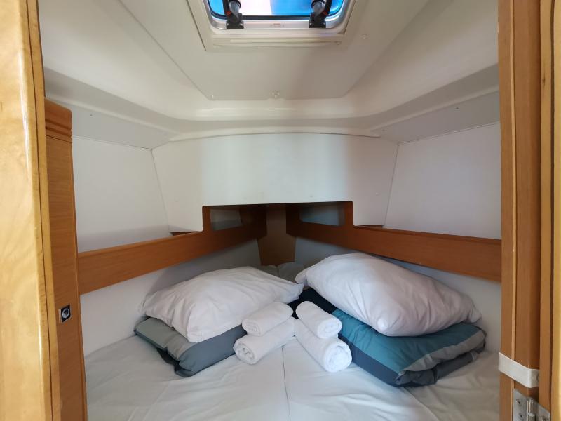 Book yachts online - sailboat - Sun Odyssey 33i - min elli - rent