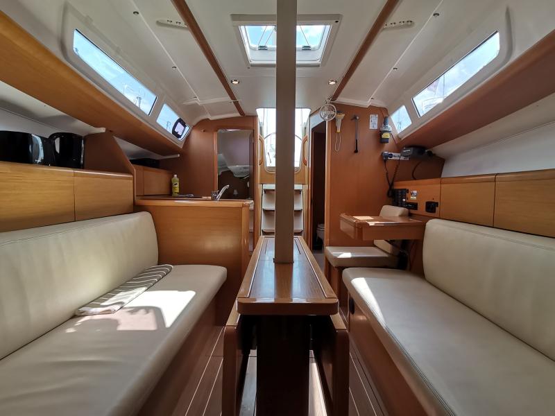 Book yachts online - sailboat - Sun Odyssey 33i - min elli - rent