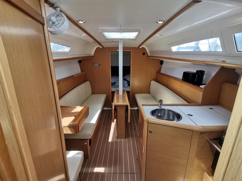 Book yachts online - sailboat - Sun Odyssey 33i - min elli - rent