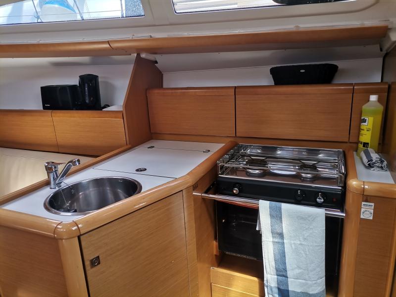 Book yachts online - sailboat - Sun Odyssey 33i - min elli - rent