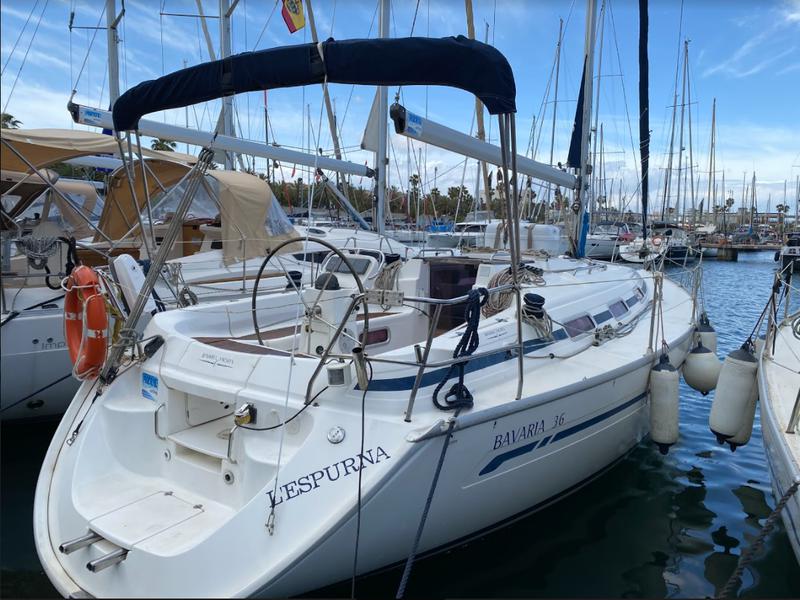 Book yachts online - sailboat - Bavaria 36 - L'Espurna - rent