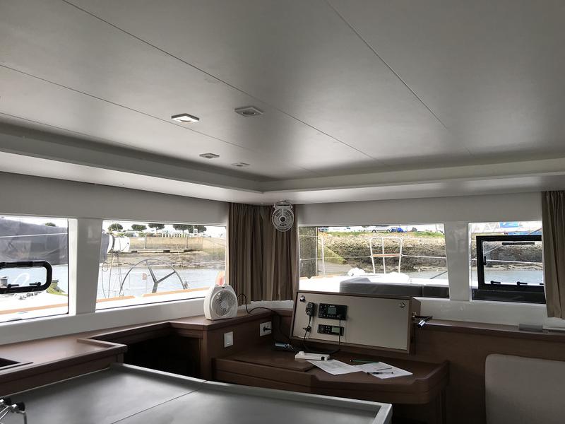 Book yachts online - catamaran - Lagoon 450F - Take Off - rent