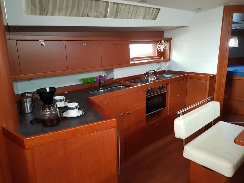 Book yachts online - sailboat - Oceanis 45 2016 - SY_2068 - rent