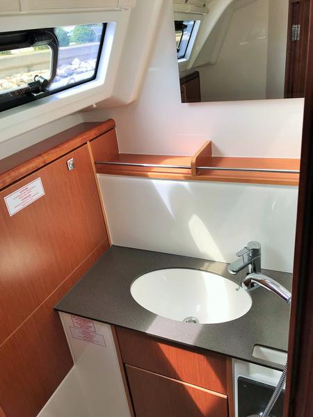 Book yachts online - sailboat - Bavaria Cruiser 37 - Levant - rent