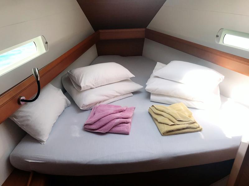 Book yachts online - sailboat - Sun Odyssey 419 - Hendrix - rent