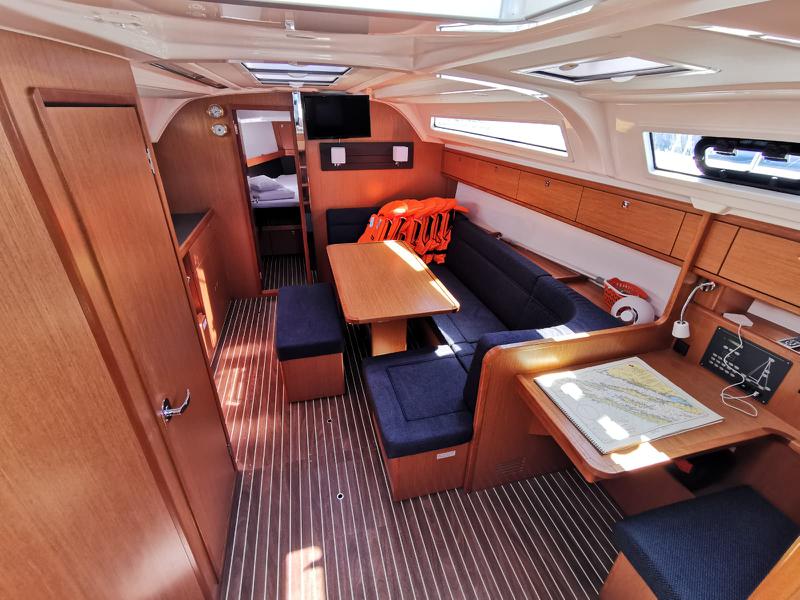 Book yachts online - sailboat - Bavaria Cruiser 41 - Pearl - rent