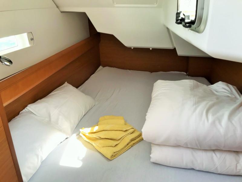 Book yachts online - sailboat - Sun Odyssey 389 - Cash - rent