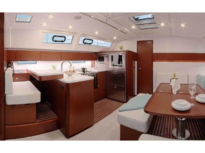 Book yachts online - sailboat - Bavaria 51 Cruiser - Top Sea - rent