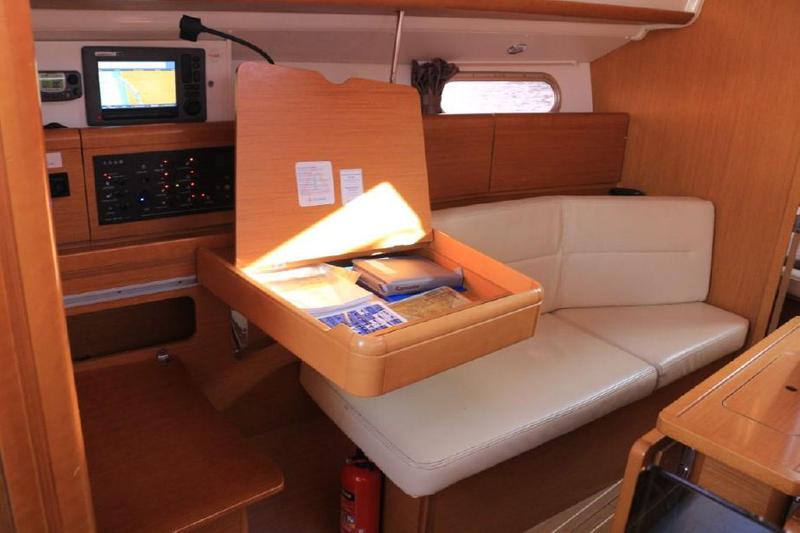 Book yachts online - sailboat - Sun Odyssey 36i - Jeanneau 36án - rent