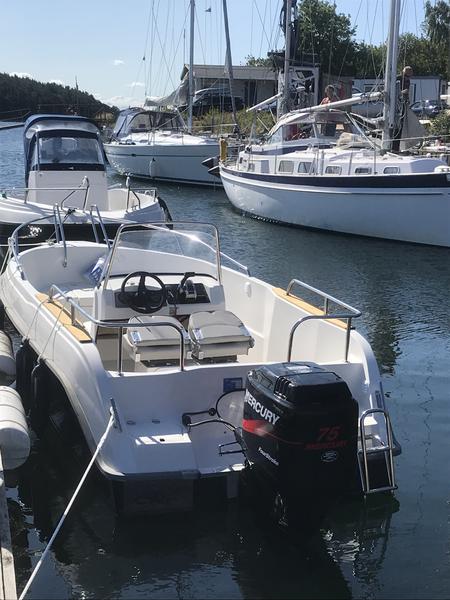 Book yachts online - motorboat - Uttern S56 Exclusive - Uttern - rent