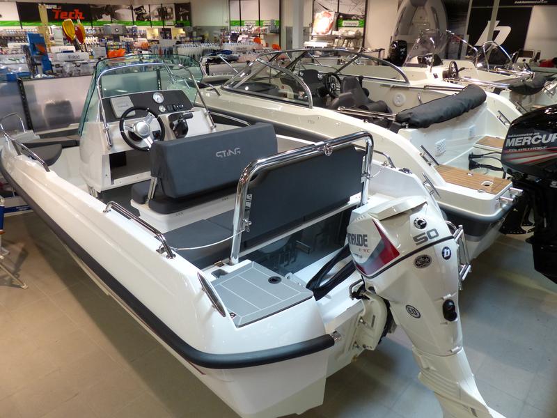 Book yachts online - motorboat - Sting 485S - Sting - rent