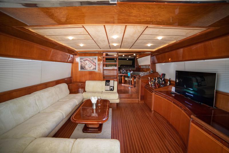 Book yachts online - motorboat - Ferretti 72 - Ferretti 72 - rent