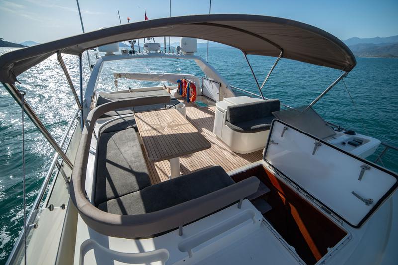 Book yachts online - motorboat - Ferretti 72 - Ferretti 72 - rent