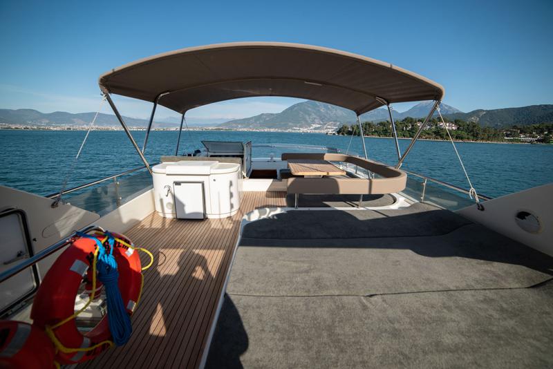 Book yachts online - motorboat - Ferretti 72 - Ferretti 72 - rent