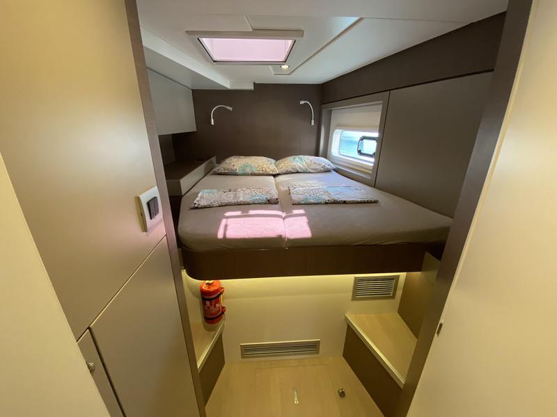 Book yachts online - catamaran - Bali 4.6 - Acrux - rent