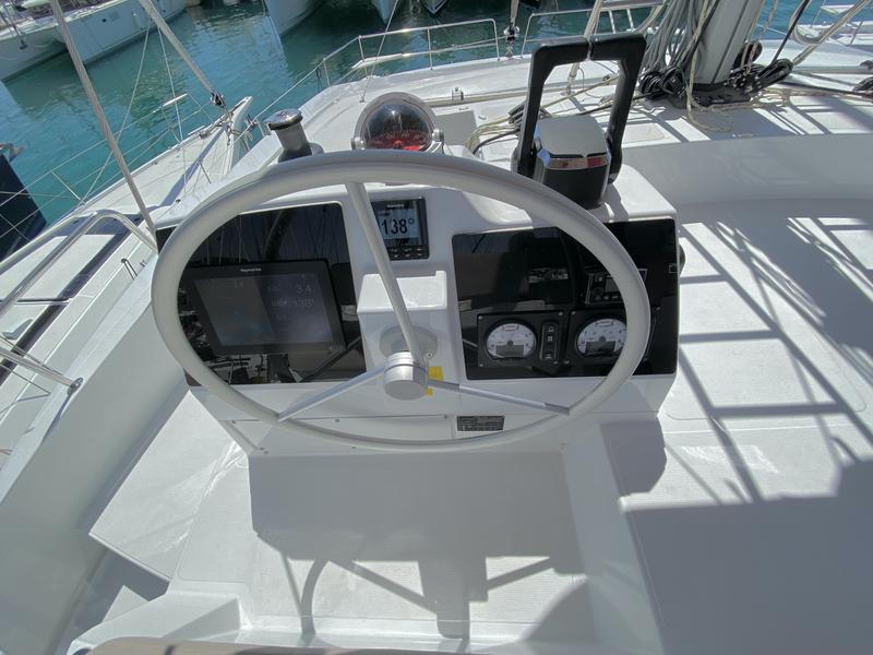 Book yachts online - catamaran - Bali 4.6 - Acrux - rent